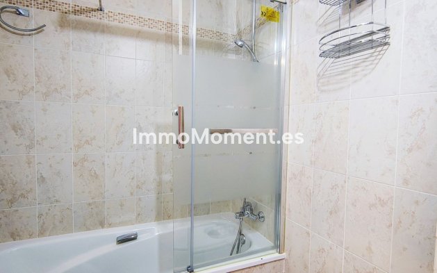 Resale - Apartment - Estepona - Selwo