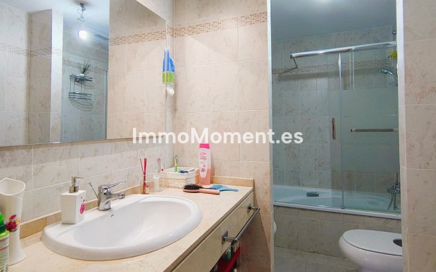 Resale - Apartment - Estepona - Selwo
