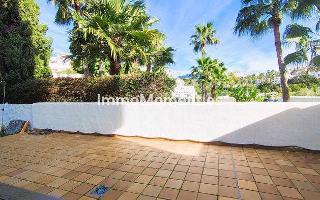 Resale - Apartment - Estepona - Selwo
