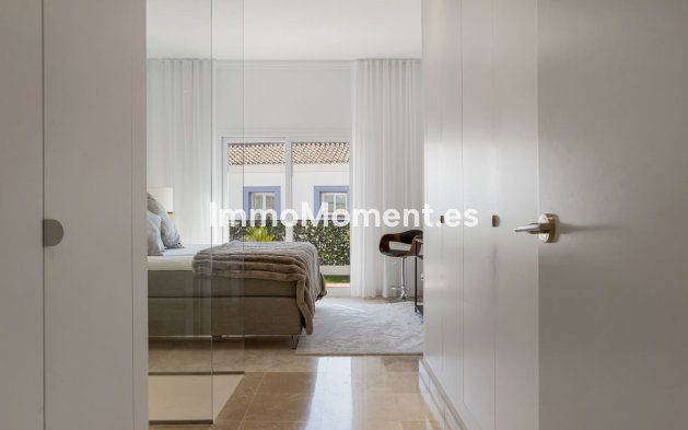 Resale - Apartment - Benahavís - Benahavís Centro