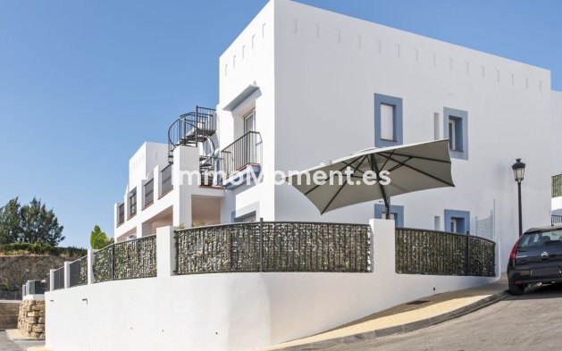 Resale - Apartment - Benahavís - Benahavís Centro