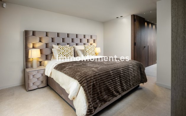 Wiederverkauf - Villa - Marbella - Nueva Andalucía