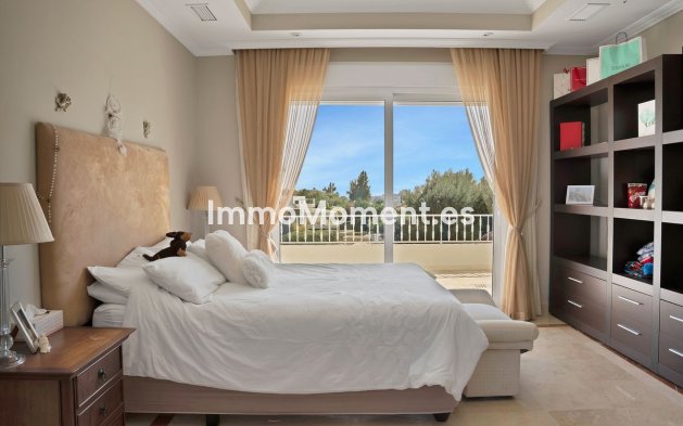 Wiederverkauf - Villa - Marbella - Nueva Andalucía