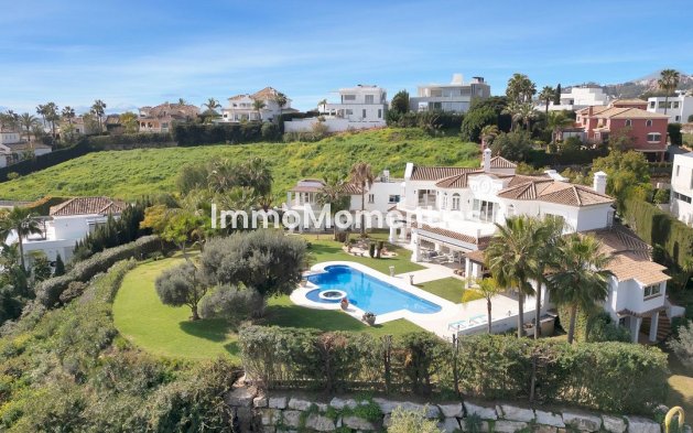 Wiederverkauf - Villa - Marbella - Nueva Andalucía