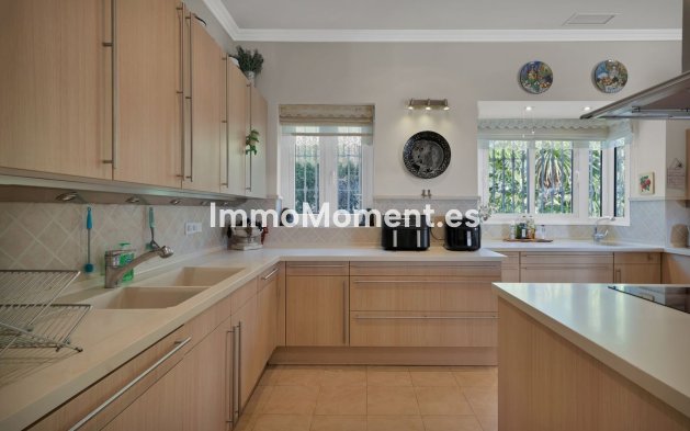 Wiederverkauf - Villa - Marbella - Nueva Andalucía