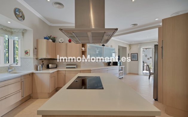 Wiederverkauf - Villa - Marbella - Nueva Andalucía