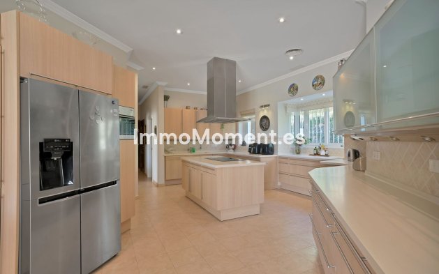 Wiederverkauf - Villa - Marbella - Nueva Andalucía