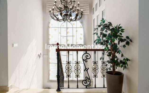 Wiederverkauf - Villa - Marbella - Nueva Andalucía