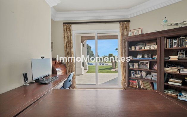 Wiederverkauf - Villa - Marbella - Nueva Andalucía