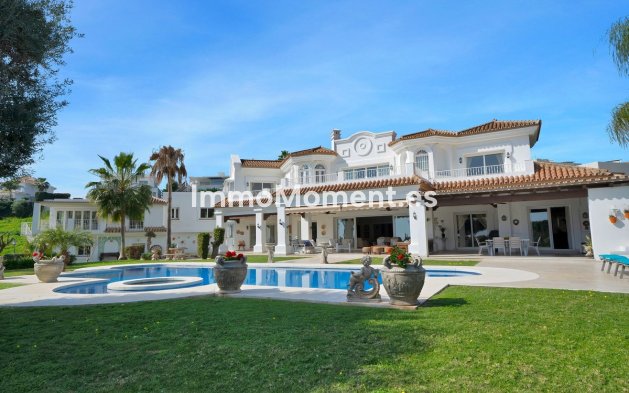 Wiederverkauf - Villa - Marbella - Nueva Andalucía
