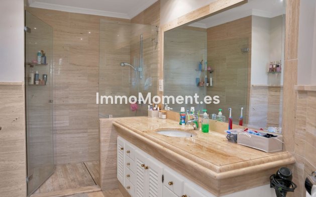 Wiederverkauf - Villa - Marbella - Nueva Andalucía