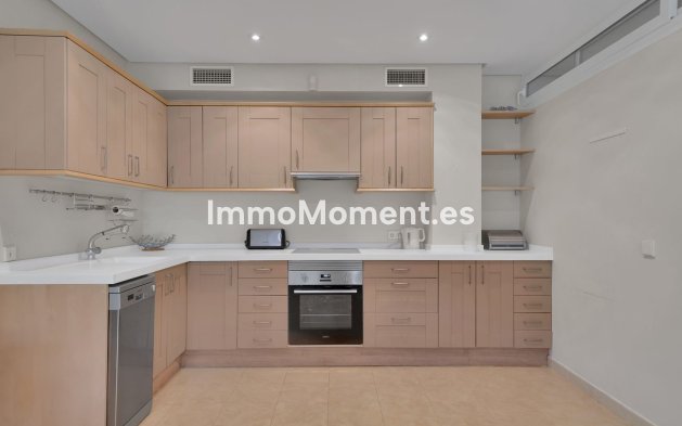 Wiederverkauf - Villa - Marbella - Nueva Andalucía