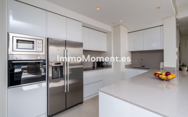 Resale - Apartment - Benahavís - Benahavís Centro