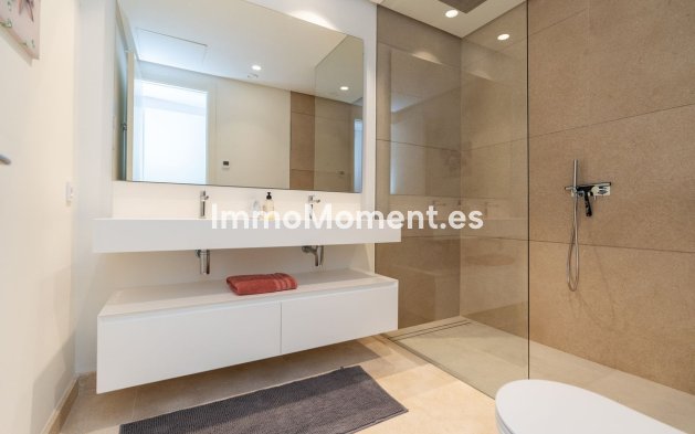 Resale - Apartment - Benahavís - Benahavís Centro