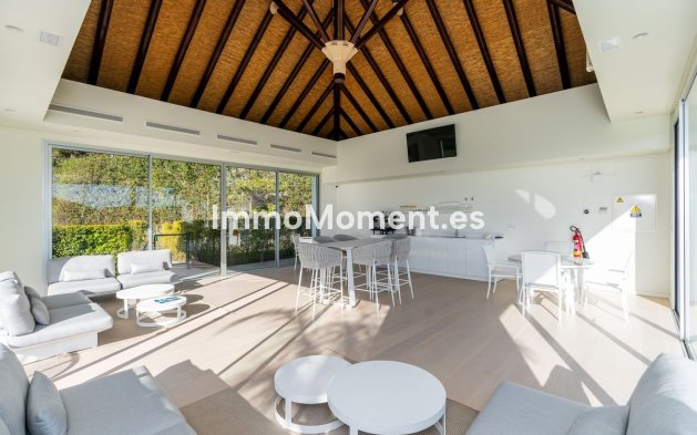 Resale - Apartment - Benahavís - Benahavís Centro