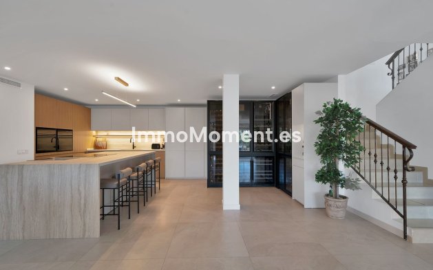 Resale - Villa - Benalmadena - Benalmadena Centro