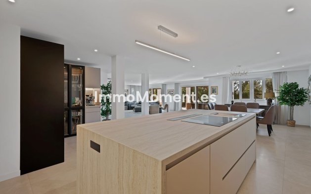 Resale - Villa - Benalmadena - Benalmadena Centro