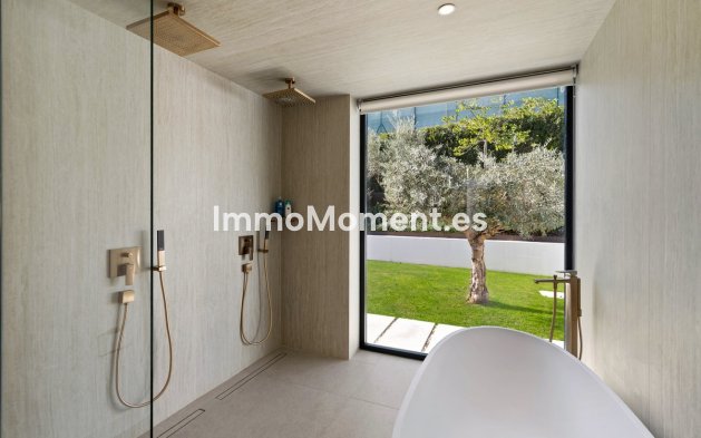 Wiederverkauf - Villa - Marbella - Nueva Andalucía