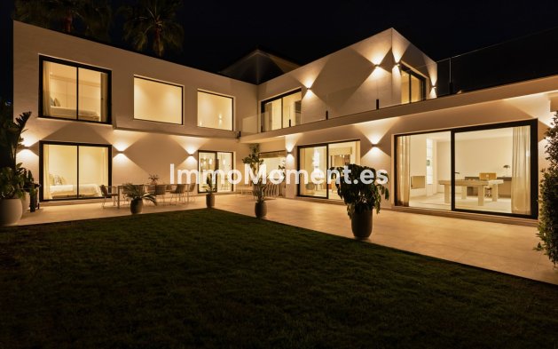 Resale - Villa - Marbella - Las Brisas