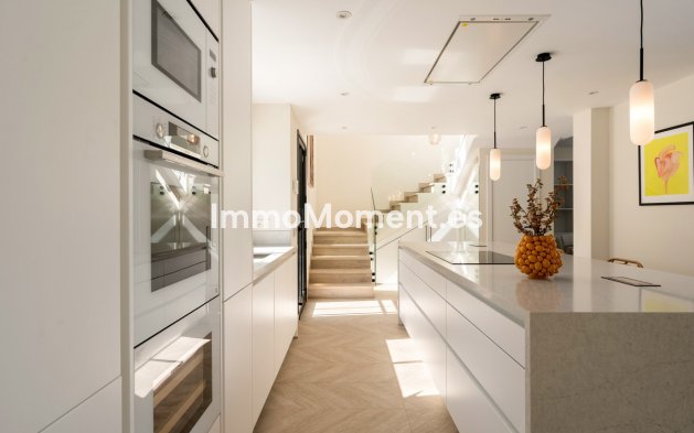 Resale - Villa - Marbella - Las Brisas