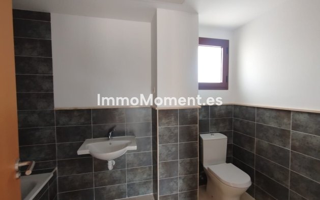 Resale - Townhouse - Casares - Doña Julia