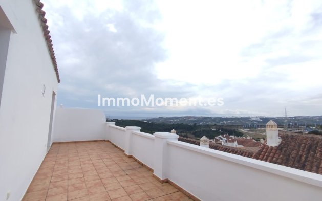 Resale - Townhouse - Casares - Doña Julia