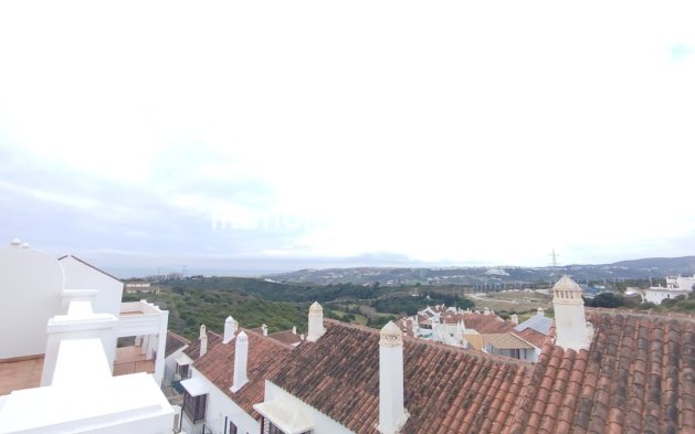 Resale - Townhouse - Casares - Doña Julia