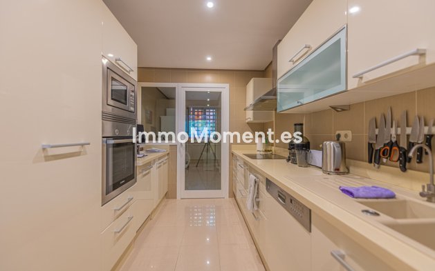 Wiederverkauf - Wohnung - Marbella - Nueva Andalucía