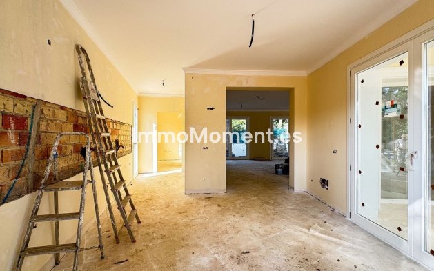 Resale - Villa - Marbella - Las Chapas