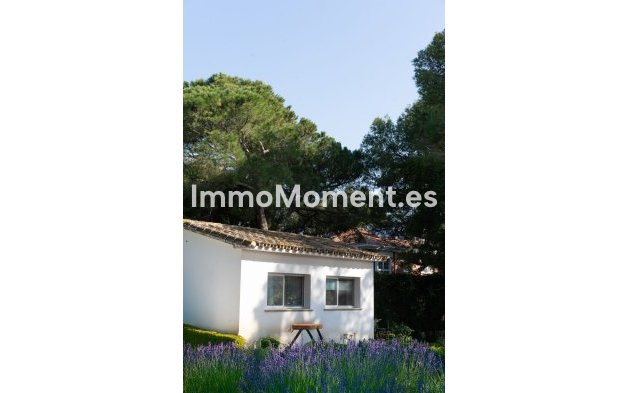 Resale - Villa - Marbella - Las Chapas