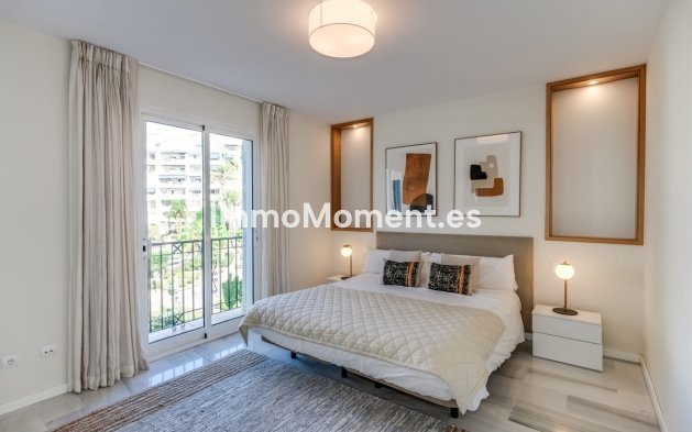 Resale - Apartment - Marbella - Puerto Banús