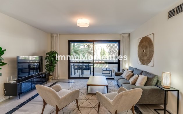 Resale - Apartment - Marbella - Puerto Banús