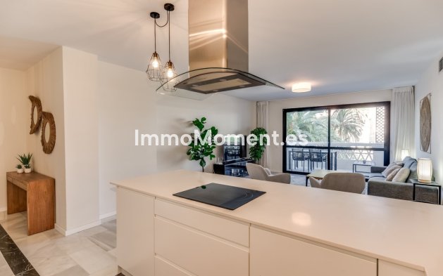 Resale - Apartment - Marbella - Puerto Banús