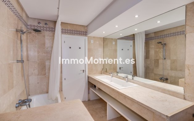 Resale - Apartment - Marbella - Puerto Banús