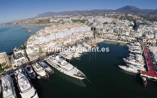 Resale - Apartment - Marbella - Puerto Banús