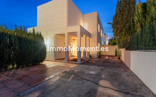 Resale - Villa - Marbella - Marbesa