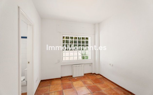 Resale - Villa - Marbella - Marbesa