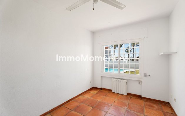 Resale - Villa - Marbella - Marbesa