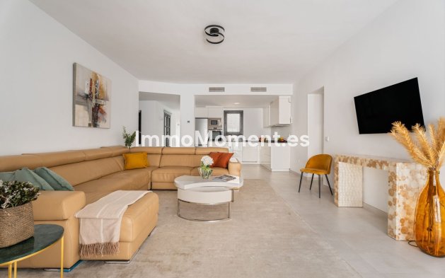 Resale - Apartment - Marbella - Puerto Banús