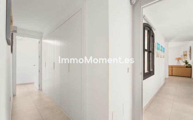 Resale - Apartment - Marbella - Puerto Banús