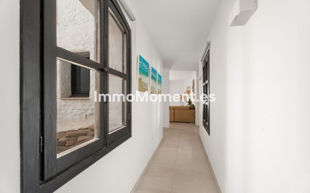 Resale - Apartment - Marbella - Puerto Banús