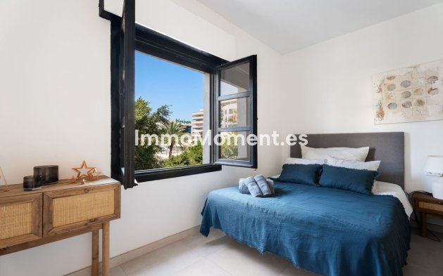 Resale - Apartment - Marbella - Puerto Banús