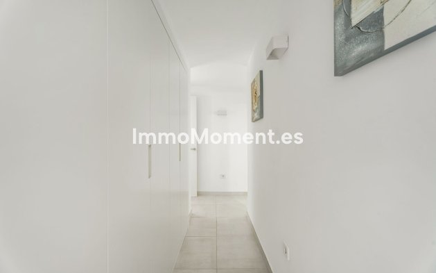 Resale - Apartment - Marbella - Puerto Banús
