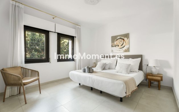 Resale - Apartment - Marbella - Puerto Banús