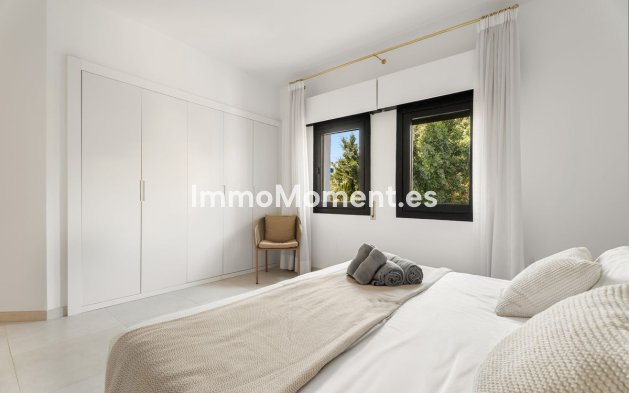 Resale - Apartment - Marbella - Puerto Banús