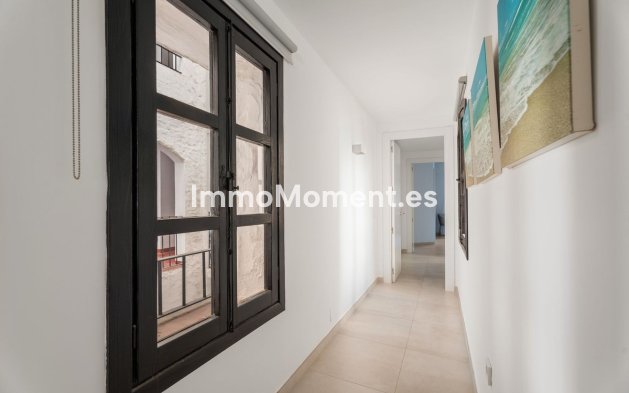 Resale - Apartment - Marbella - Puerto Banús