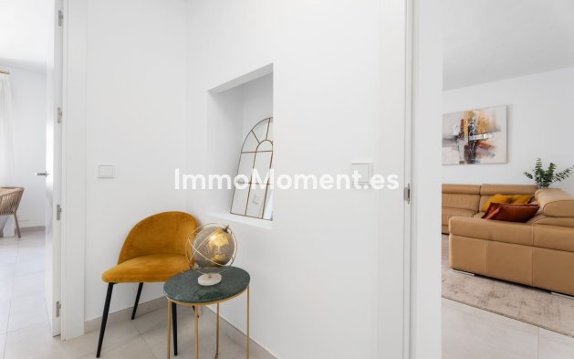 Resale - Apartment - Marbella - Puerto Banús