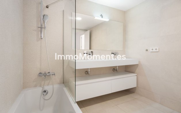 Resale - Apartment - Marbella - Puerto Banús