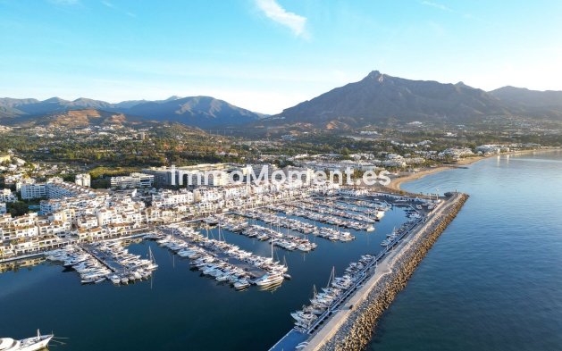 Resale - Apartment - Marbella - Puerto Banús