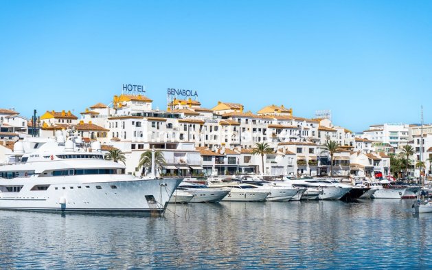 Resale - Apartment - Marbella - Puerto Banús